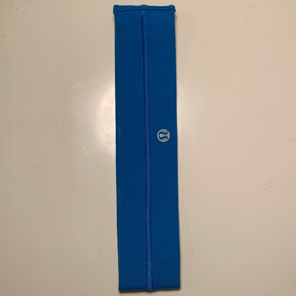 Lululemon flyaway headband (blue)